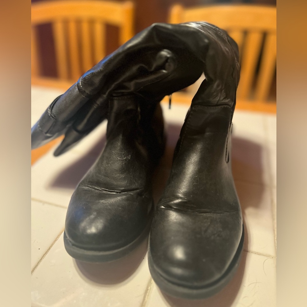 ⭐️ Madden Girl Black/Grey Boots sz 6 - Picture 2 of 5